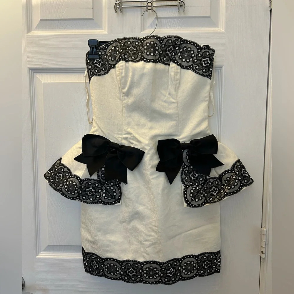 ! Vintage 80s Victor Costa Strapless dress